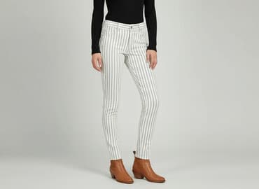 biale szerokie jeansy: Stradivarius, Spodnie materiałowe damskie, rozmiar M — 6