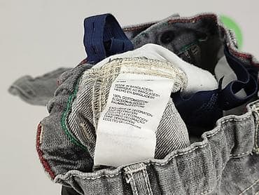 young multi ubrania: Spodnie jeansowe, Tommy Hilfiger, 6-9 miesięcy, stan - Bardzo dobry — 6