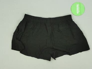 krótkie spodenki i nogi z cellulitem: Vila, Szorty damskie, M — 3