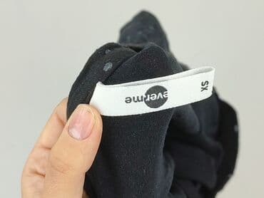 czarne t shirty damskie w serek: T-shirt damski, rozmiar XS — 5