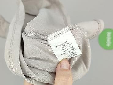 bluzki dekolt w serce: T-shirt damski, rozmiar S — 4