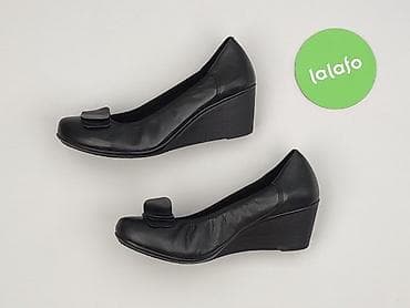 na koturnie: Czarne czółenka na koturnie Lasocki – skóra naturalna - Model — 3