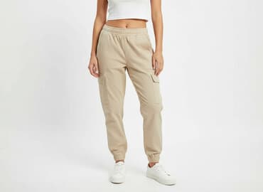 biale spodnie dresowe mohito: Bershka, Спортивні штани жіночі, розмір S — 1