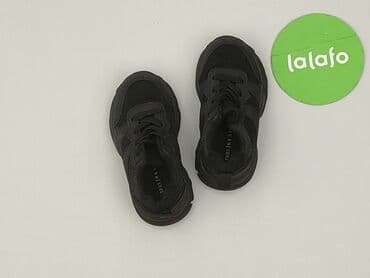 basic tops h m: Sport shoes Reserved, 23, Used — 2