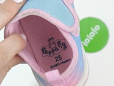 prada bluzy: Kapcie Peppa Pig, 25, Używany — 4