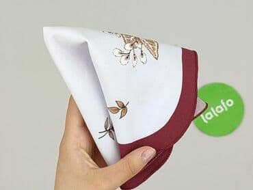 Tablecloths: Obrus na stół w kształcie fali, z nadrukiem kwiatów i owoców. Głównym — 4