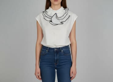 bluzki ze spódnicą: Жіноча блуза, розмір S на lalafo.pl — 1 bluzki ze spódnicą: Жіноча блуза, розмір S — 1