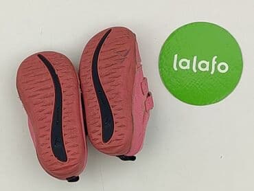 czerwona sukienka w czarne kropki: Buciki niemowlęce, 23, stan - Bardzo dobry — 4