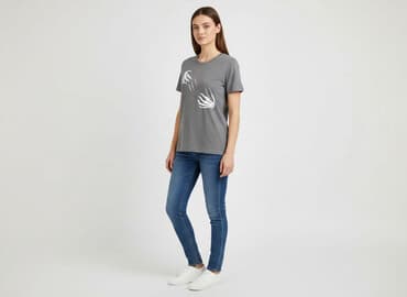 doze t shirt: Women`s polo shirt, size L — 1