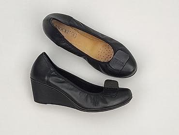 na koturnie: Czarne czółenka na koturnie Lasocki – skóra naturalna - Model — 1