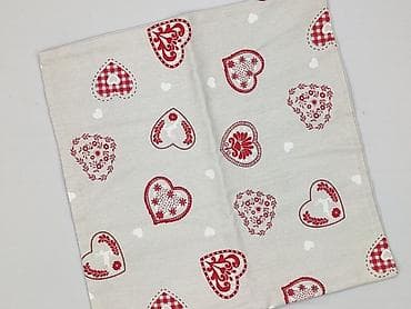 tex polska: Poszewka dekoracyjna na poduszkę 40×40 cm - Wzór: czerwone serca — 1