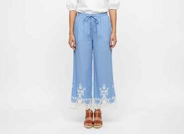 szerokie spodnie do kolan: Material trousers for women, size S — 1