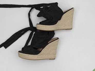 buty na koturnie z futerkiem: Sandały damskie, rozmiar 41 — 4