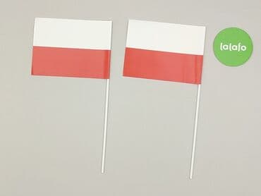 Inny wystrój domu: Dwie używane flagi Polski na plastikowych patykach. Idealne do — 3
