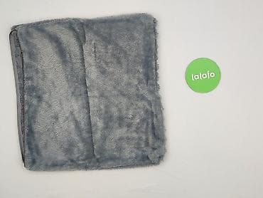 Szare poszewki na poduszki dekoracyjne z miękkiego, pluszowego — 6