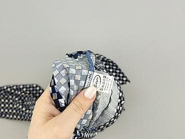 b: Women`s shirt, size XL — 4