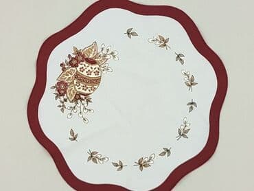 Tablecloths: Obrus na stół w kształcie fali, z nadrukiem kwiatów i owoców. Głównym — 1