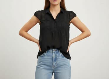 czarne bluzki z guzikami: Bluzka damska, rozmiar S — 1