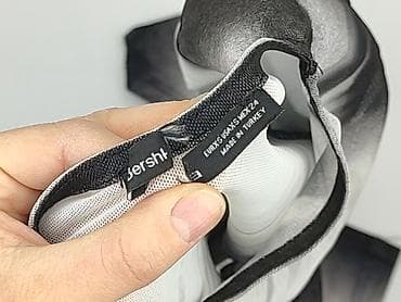 biustonosz 65 d: Bershka, Bluzka damska, rozmiar XS — 9