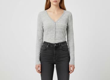 bershka bluzka z dekoltem: Bershka, Women's blouse, size XS — 1