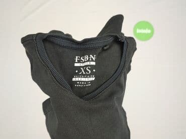 czarne t shirty damskie w serek: FB Sister, T-shirt damski, rozmiar XS — 4