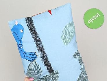 statuetki dla studentów: Poduszka 34 x 21, kolor - Błękitny, stan - Bardzo dobry — 4