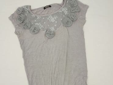 bluzki damskie z aplikacjami: Women`s T-shirt, size M — 2