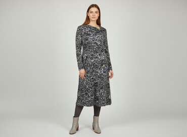 koszulki z rękawem do łokcia damskie: Sukienka damska, rozmiar L — 1