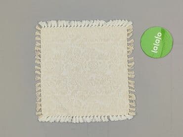 narzuta na łóżko: Obrus 32 x 32, kolor - Beżowy, stan - Idealny — 2