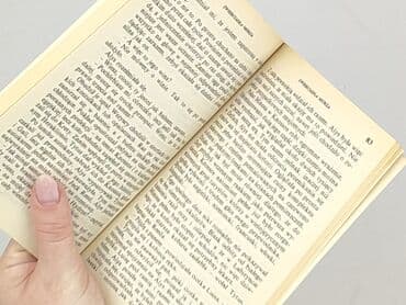 Książki: Książka, gatunek - Powieść, stan - Bardzo dobry — 3