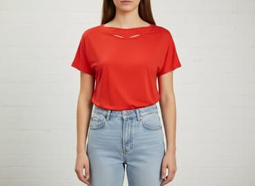 t shirty damskie z dekoltem na plecach: T-shirt damski, rozmiar One size — 1