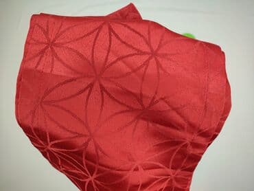 obrus czerwony: Serwetka 264 x 20, kolor - Czerwony, stan - Bardzo dobry — 5