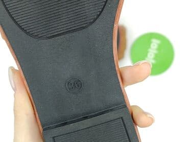 czerwone sandały na koturnie ccc: Klapki damskie, 36 — 5