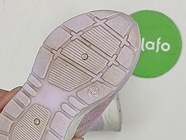 modne bluzki wiosenne: Buty sportowe 22, Używany — 5