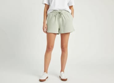 czarne krótkie spodenki sinsay: Sinsay, Szorty damskie, rozmiar XS — 7