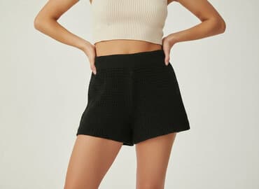 krótkie czarne spodenki materiałowe: Boohoo, Szorty damskie, rozmiar S — 7