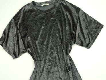 koszulka barcelony 2223 lewandowski: PULL&BEAR, Women`s T-shirt, size S (EU 36) — 1