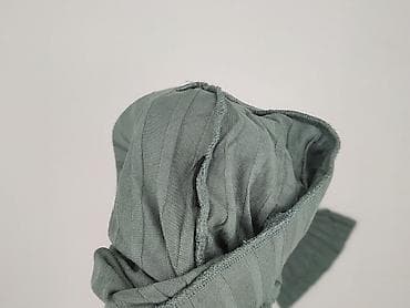 w klapkach tekst: Spodnie materiałowe damskie, rozmiar S — 6