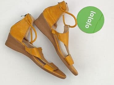 crocs: Босоніжки жіночі, розмір 40 — 3