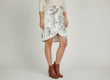 spódnice pióra: Women`s skirt, size L at lalafo.pl — 1 spódnice pióra: Women`s skirt, size L — 1