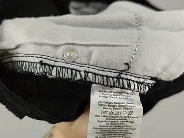 Ubrania damskie: Szorty damskie, rozmiar S — 5