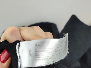 bluzy dresowe hugo: 4F, Bluza z kapturem dla mężczyzn, rozmiar XL — 4