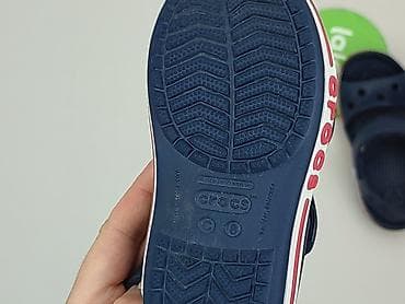 zara top basic: Sandałki Crocs, 15 i mniejsze, Używany — 4