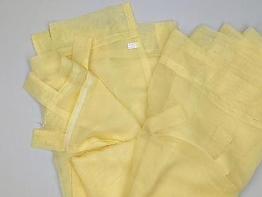 Artykuły papiernicze: Delikatne, półprzezroczyste firany panelowe w kolorze jasnożółtym — 1