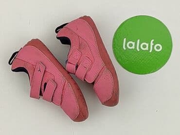 czerwona sukienka w czarne kropki: Buciki niemowlęce, 23, stan - Bardzo dobry — 3