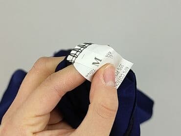 modne bluzki z bufiastymi rękawami: Bluzka damska, rozmiar M — 4