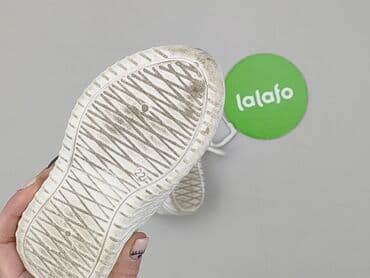 kurtka dla noworodka: Trampki 22, Używany — 5