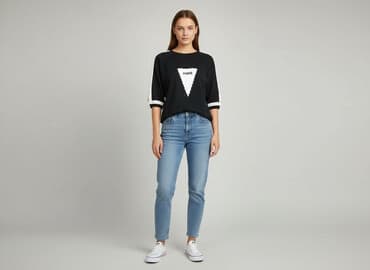 bluzy piłkarskie: Bluza damska
, rozmiar M — 1