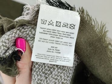 h: Scarf, Female, condition - Very good — 3