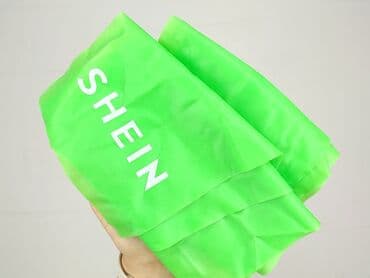 Other sports & leisure products: Zielone spodnie dresowe marki SHEIN. Spodnie są w jednolitym — 4